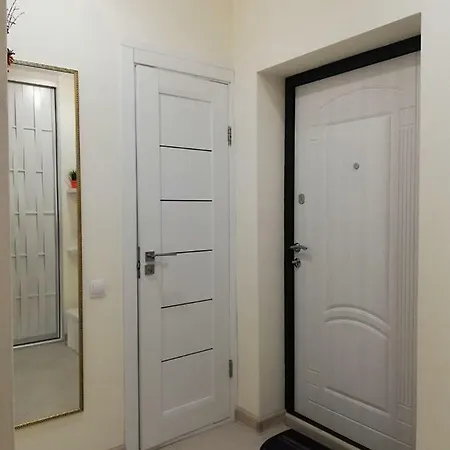 Apartment Уютная Светлая Квартира В Центре Около Ст. М. Молодежная *