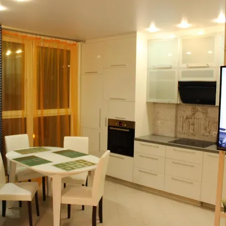 Уютная Светлая Квартира В Центре Около Ст. М. Молодежная Apartment *