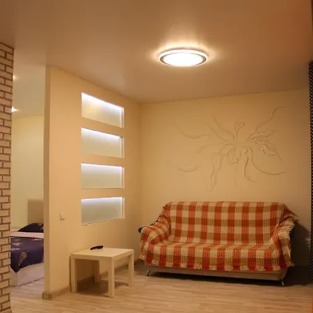 Уютная Светлая Квартира В Центре Около Ст. М. Молодежная Apartment Minsk